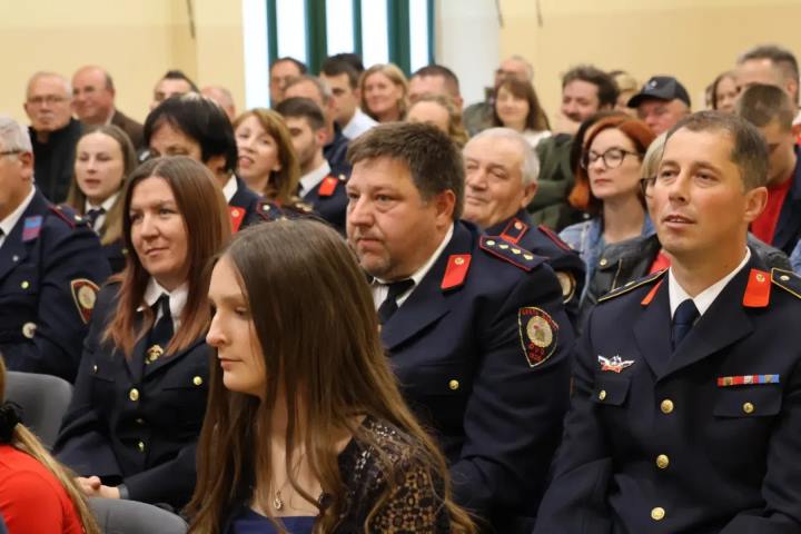 foto/DVD SVETA MARIJA Predstavljena monografija uz prvo stoljeće postojanja društva (13)