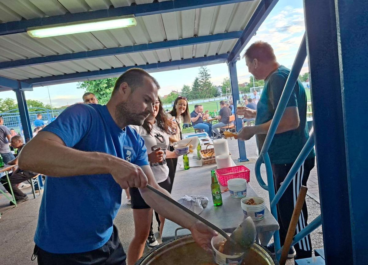 foto/Zvarsno-druzenje-SN-Donje-Medimu(8)